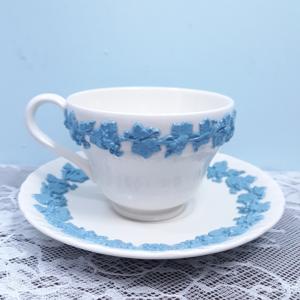 Wedgwood Queensware Lilac Blue Cream Seashell Edge Embossed Grapes Teacup Saucer